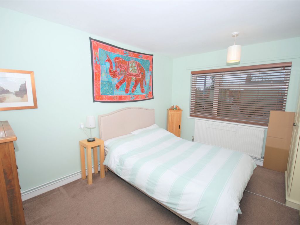 2 bed flat for sale in Hill Street, Warwick, Warwickshire CV34, £160,000