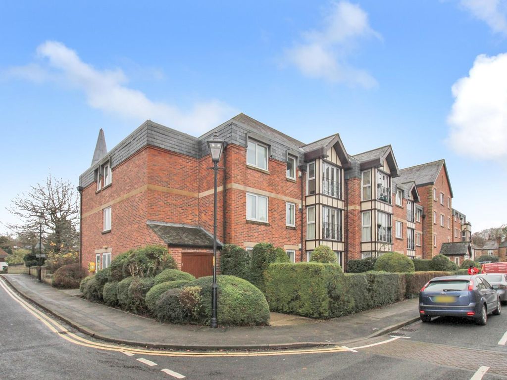 2 bed flat for sale in Williamson Close, Ripon HG4, £130,000
