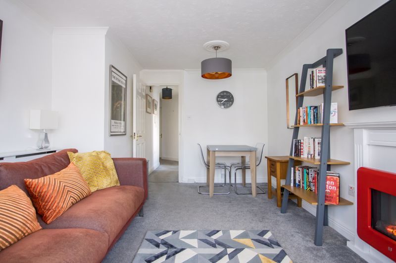 1 bed flat for sale in The Esplanade, Penarth CF64, £165,000