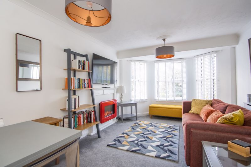 1 bed flat for sale in The Esplanade, Penarth CF64, £165,000