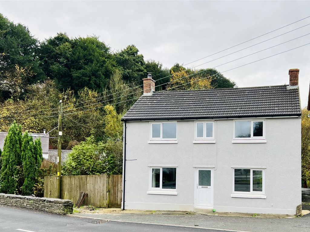 3 bed detached house for sale in Meidrim, Carmarthen SA33, £250,000