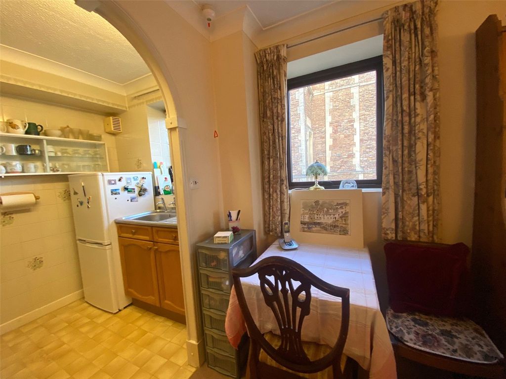 1 bed flat for sale in Avon Court, Beaufort Road, Bristol BS8, £130,000