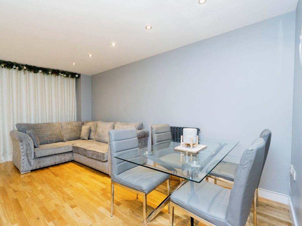 2 bed flat for sale in Cheapside, Liverpool, Merseyside L2, £175,000