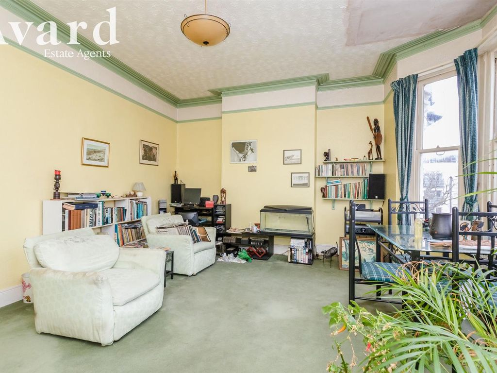 1 bed flat for sale in Springfield Road, Brighton BN1, £250,000