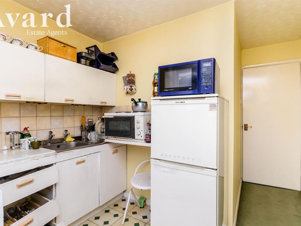 1 bed flat for sale in Springfield Road, Brighton BN1, £250,000