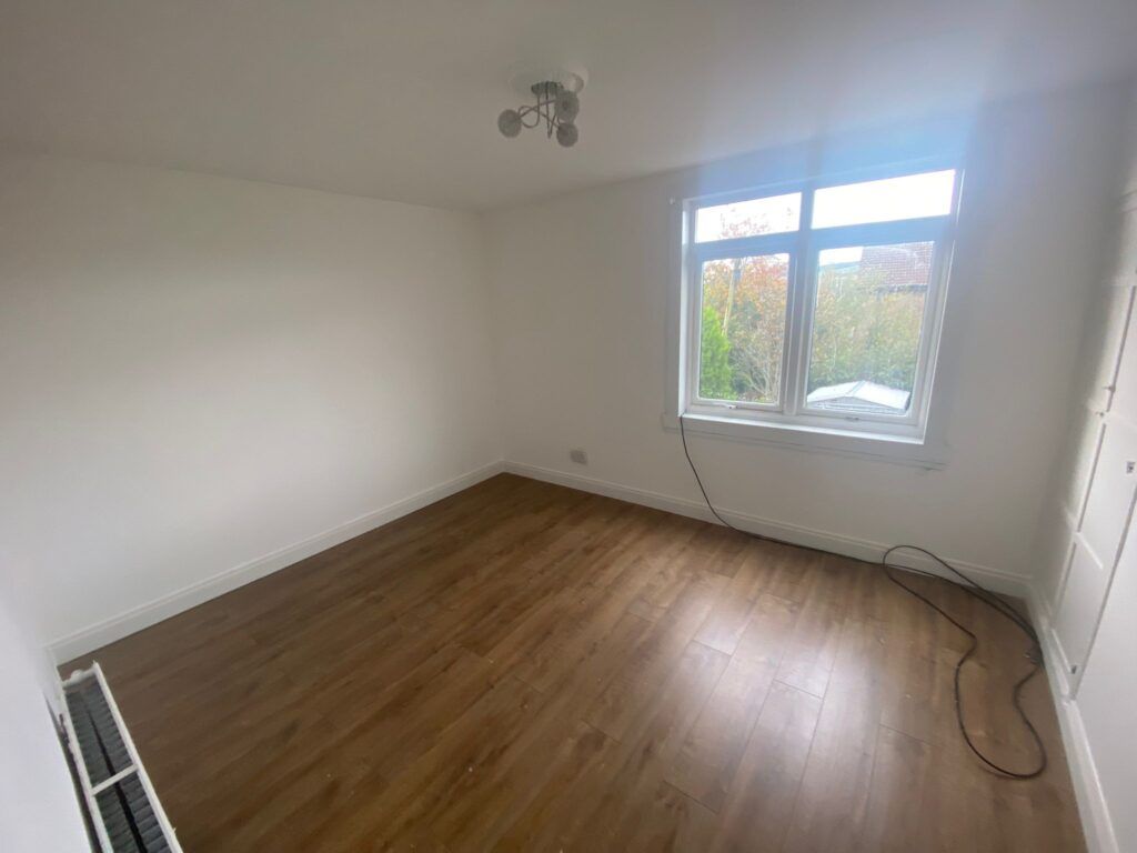 3 bed flat for sale in Merrick Drive, Bellsbank, Dalmellington, Ayr KA6, £40,000
