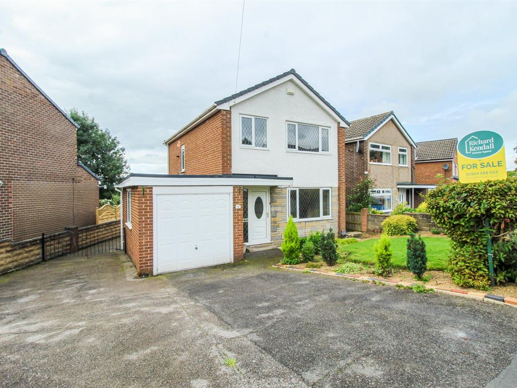 3 bed detached house for sale in Healey Drive, Ossett WF5, £260,000