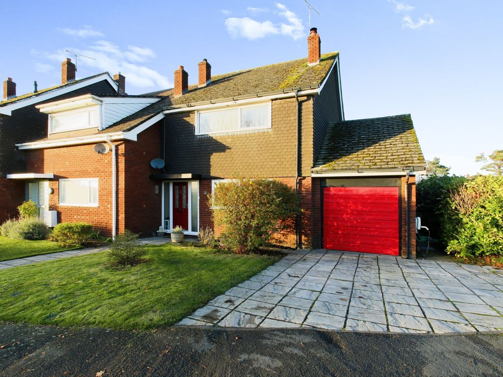 3 bed end terrace house for sale in Hollow Oak Lane, Northwich CW8, £320,000