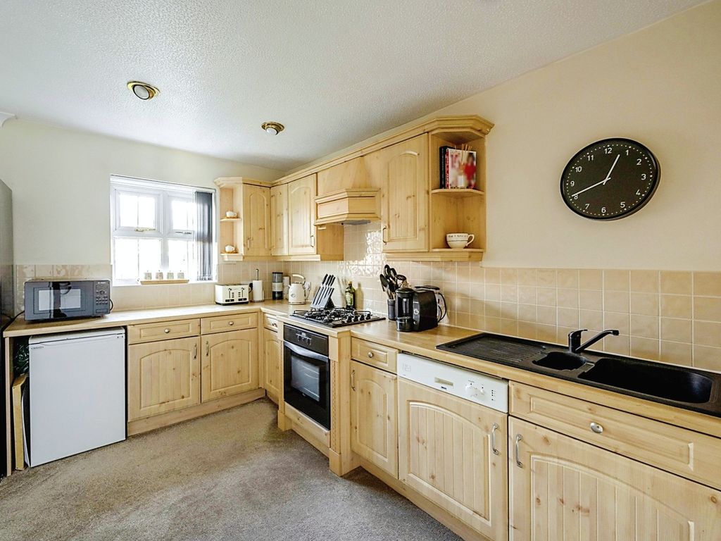 3 bed town house for sale in Howell Gardens, Thurnscoe, Rotherham S63, £220,000
