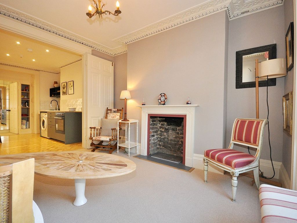 1 bed flat for sale in London Road, Cheltenham GL52, £195,000