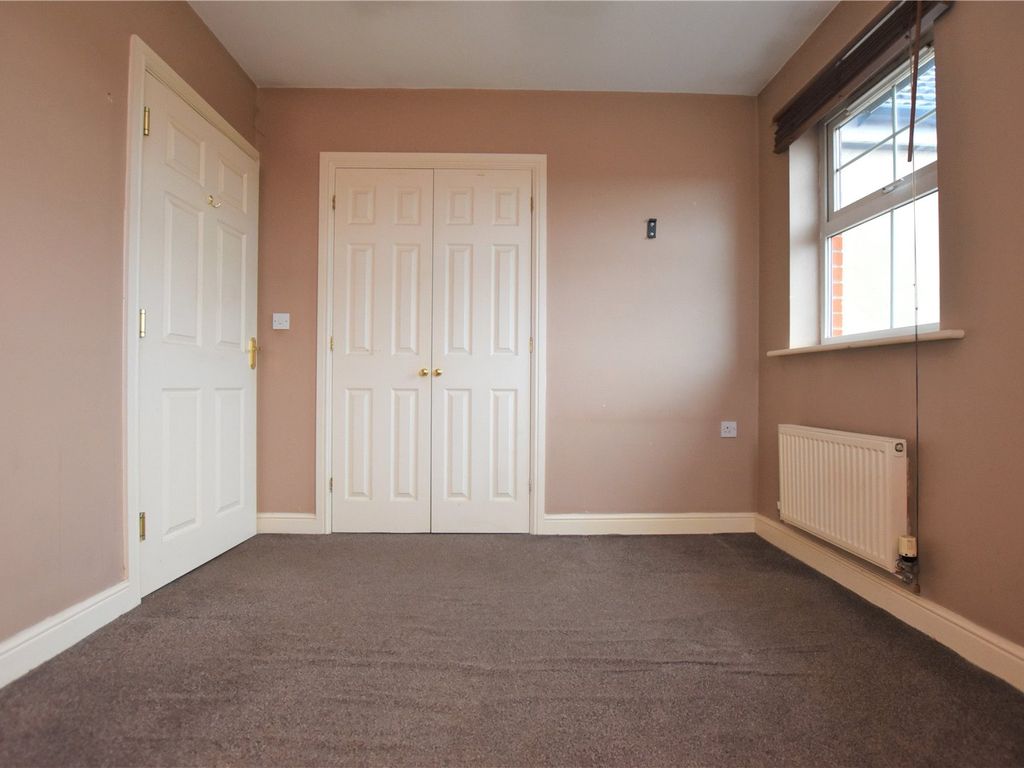 2 bed flat for sale in Meadow Side Road, East Ardsley, Wakefield, West Yorkshire WF3, £80,000