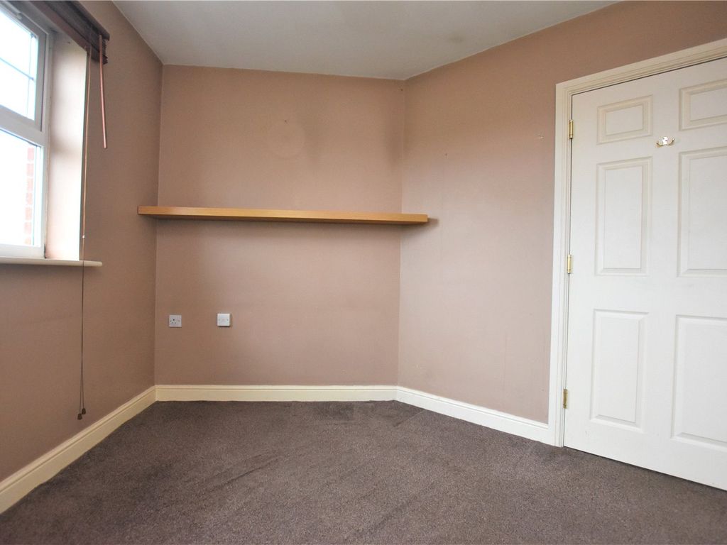 2 bed flat for sale in Meadow Side Road, East Ardsley, Wakefield, West Yorkshire WF3, £80,000