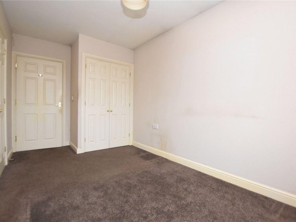 2 bed flat for sale in Meadow Side Road, East Ardsley, Wakefield, West Yorkshire WF3, £80,000