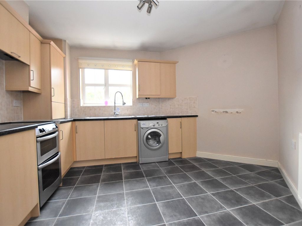 2 bed flat for sale in Meadow Side Road, East Ardsley, Wakefield, West Yorkshire WF3, £80,000