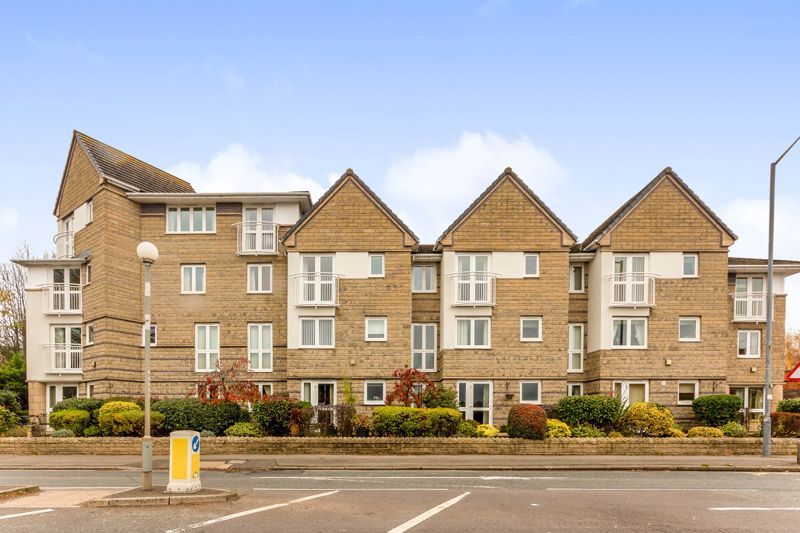 1 bed flat for sale in Stephenson Court, Chesterfield S40, £145,000