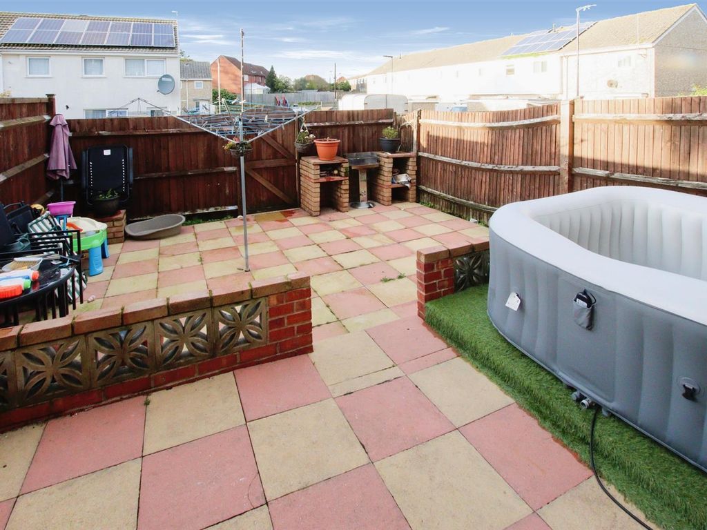 3 bed terraced house for sale in Bacon Close, Southampton SO19, £230,000