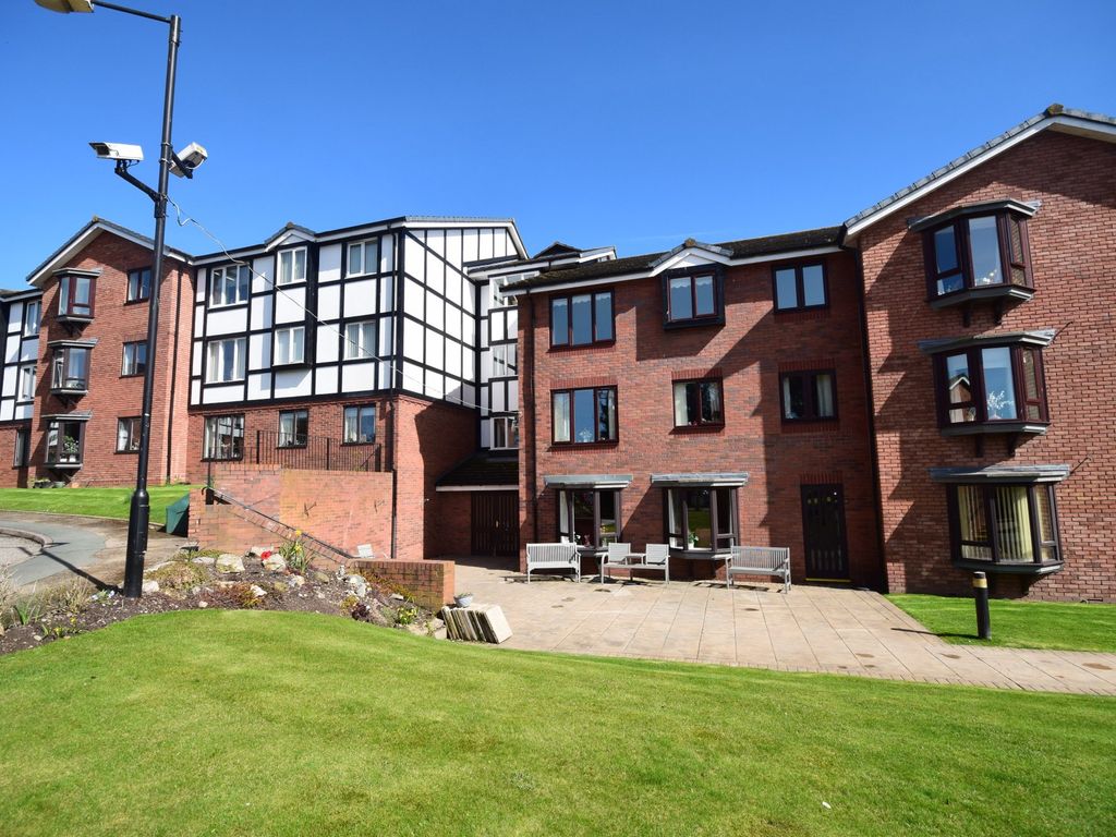 2 bed flat for sale in St. Johns Park, Whitchurch SY13, £67,000