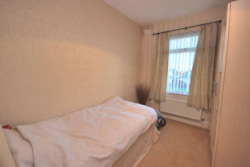 5 bed terraced house for sale in Newton, Warrington WA3, £215,000