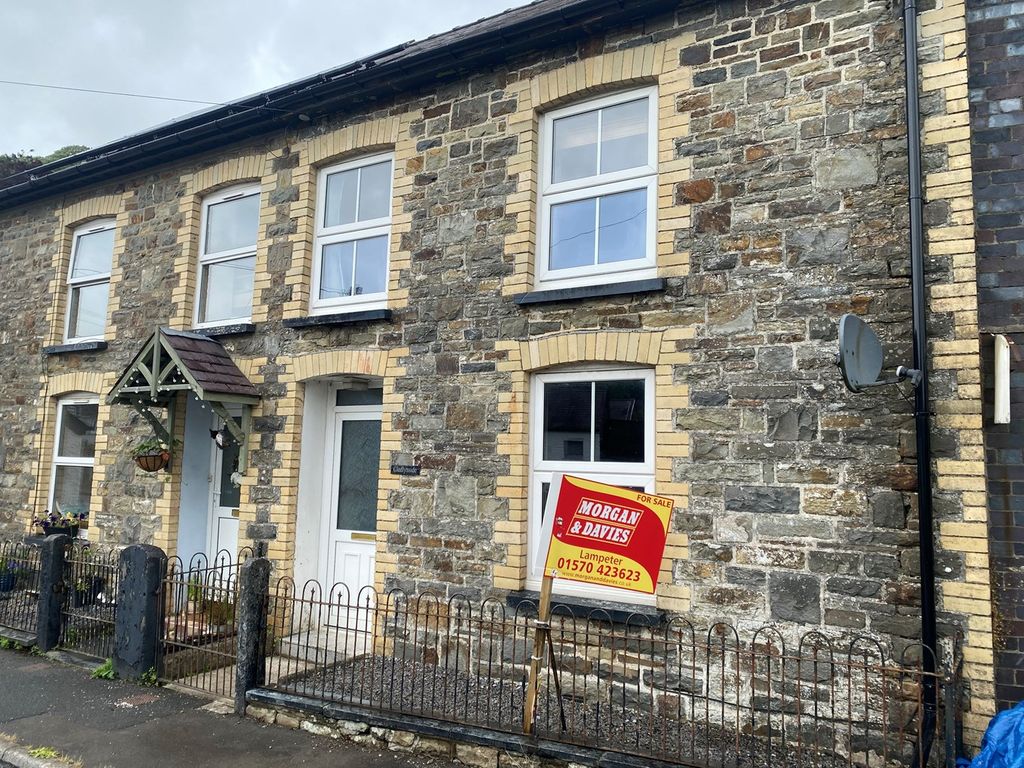 3 bed terraced house for sale in Cwrtnewydd, Llanybydder SA40, £125,000