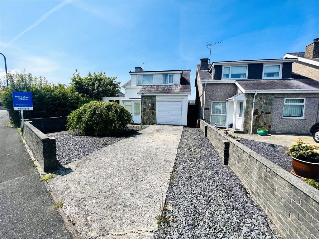3 bed detached house for sale in Ffordd Gwenllian, Nefyn, Pwllheli, Gwynedd LL53, £220,000