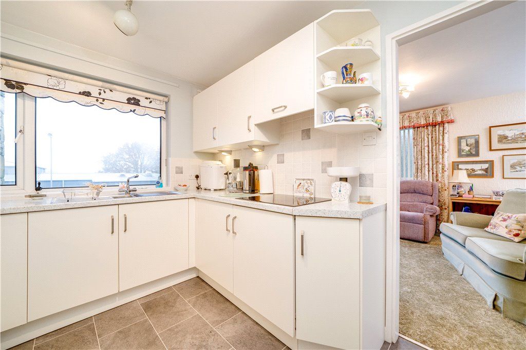 2 bed flat for sale in St. Peters Way, Menston, Ilkley, West Yorkshire LS29, £165,000