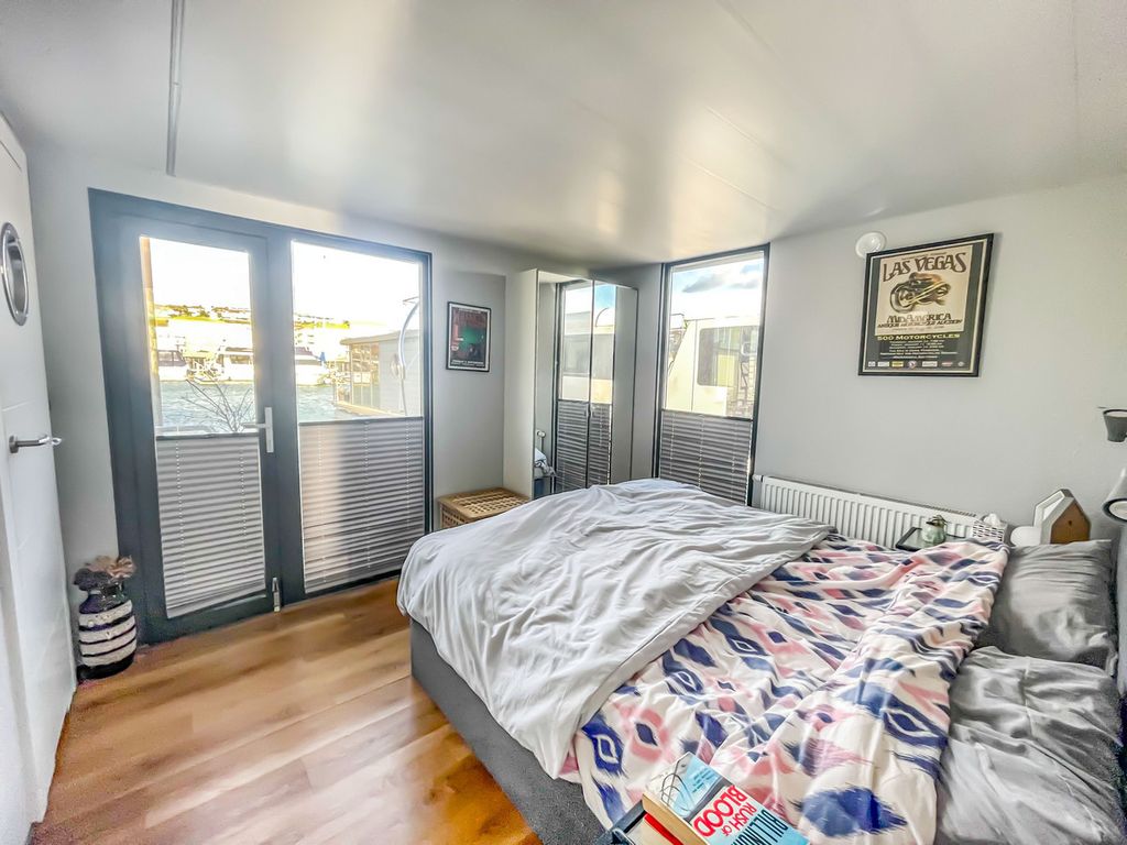 3 bed flat for sale in Brighton Marina Village, Brighton BN2, £195,000