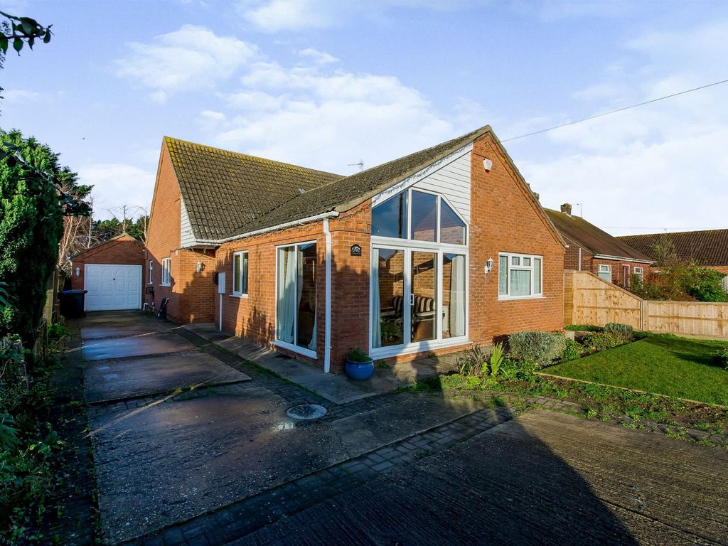 4 bed detached bungalow for sale in Station Road, Old Leake, Boston PE22, £325,000