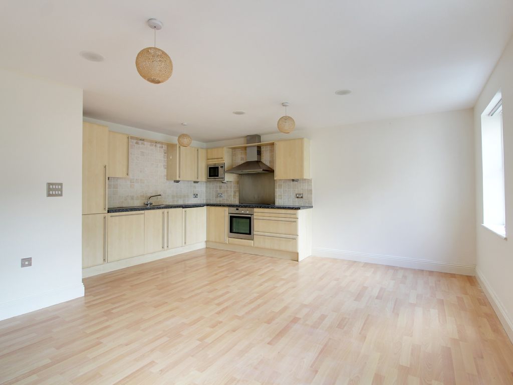2 bed flat for sale in Audley Court, Southend-On-Sea SS1, £180,000