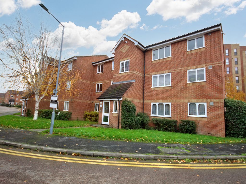 1 bed flat for sale in Brindley Close, Wembley, Middlesex HA0, £235,000