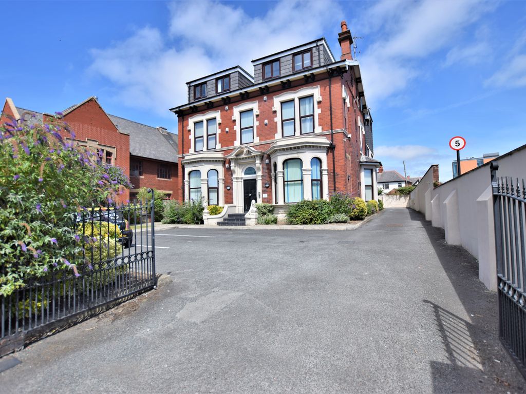 1 bed flat for sale in Park Road, Blackpool FY1, £62,500