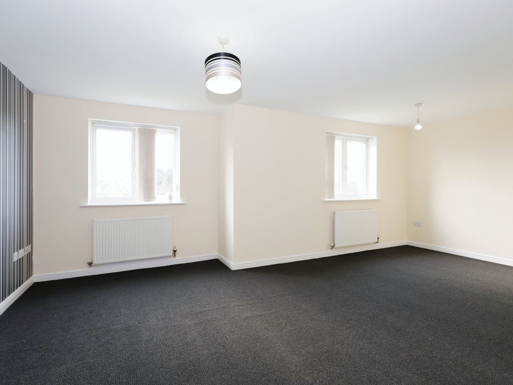 2 bed flat for sale in Dunoon Drive, Wolverhampton WV4, £125,000