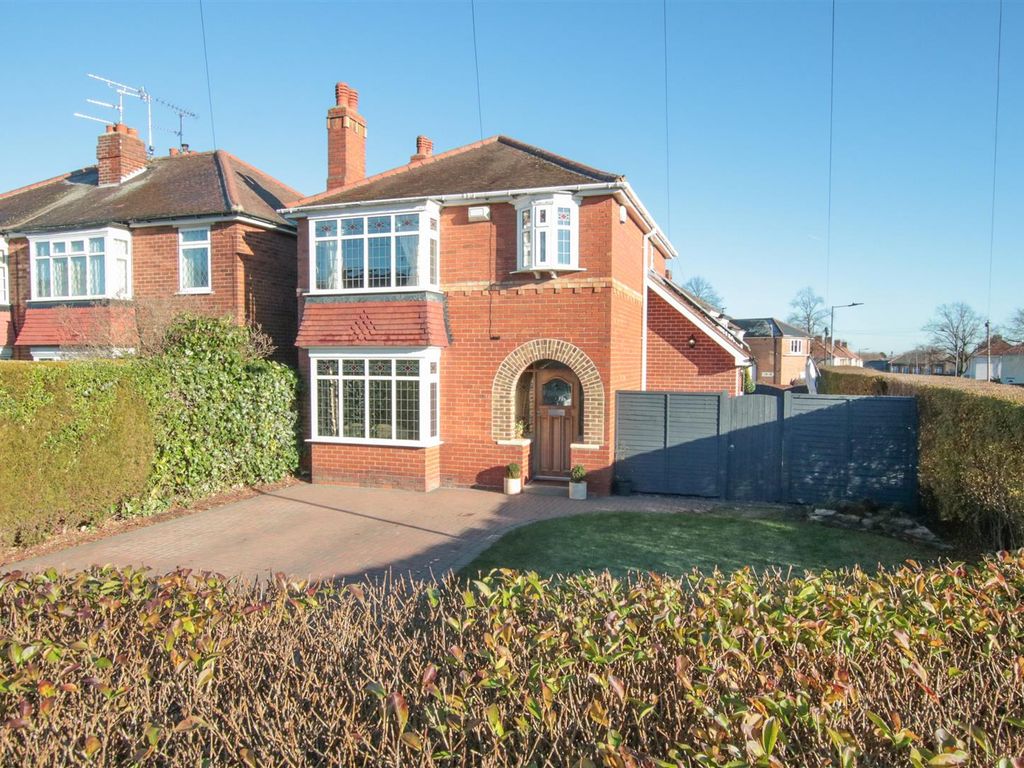 3 bed detached house for sale in Tickhill Road, Balby, Doncaster DN4, £280,000