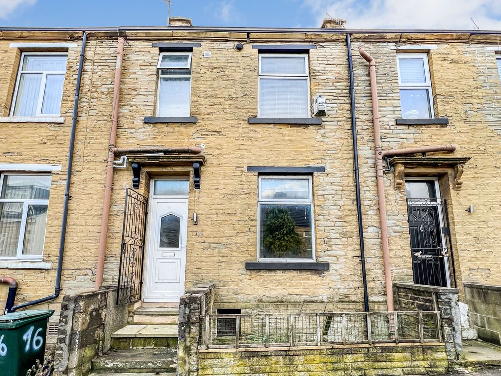 2 bed terraced house for sale in Oaks Fold, Bradford BD5, £45,000