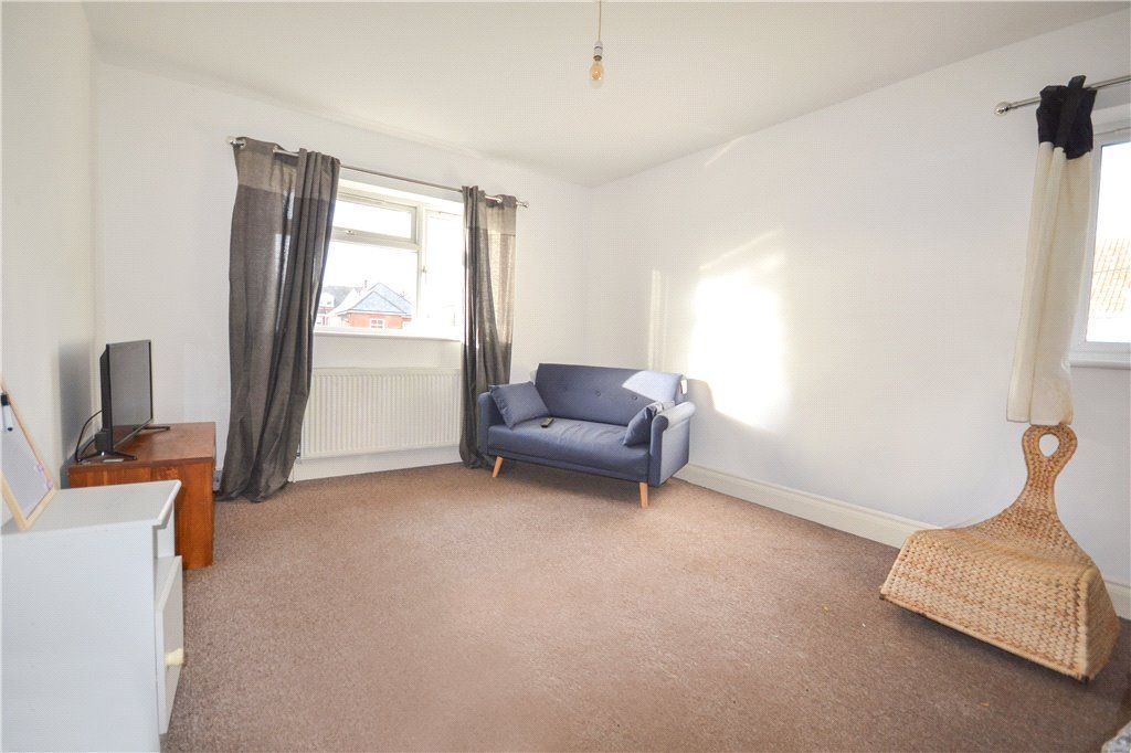 2 bed flat for sale in Highfield Road, Felixstowe, Suffolk IP11, £160,000