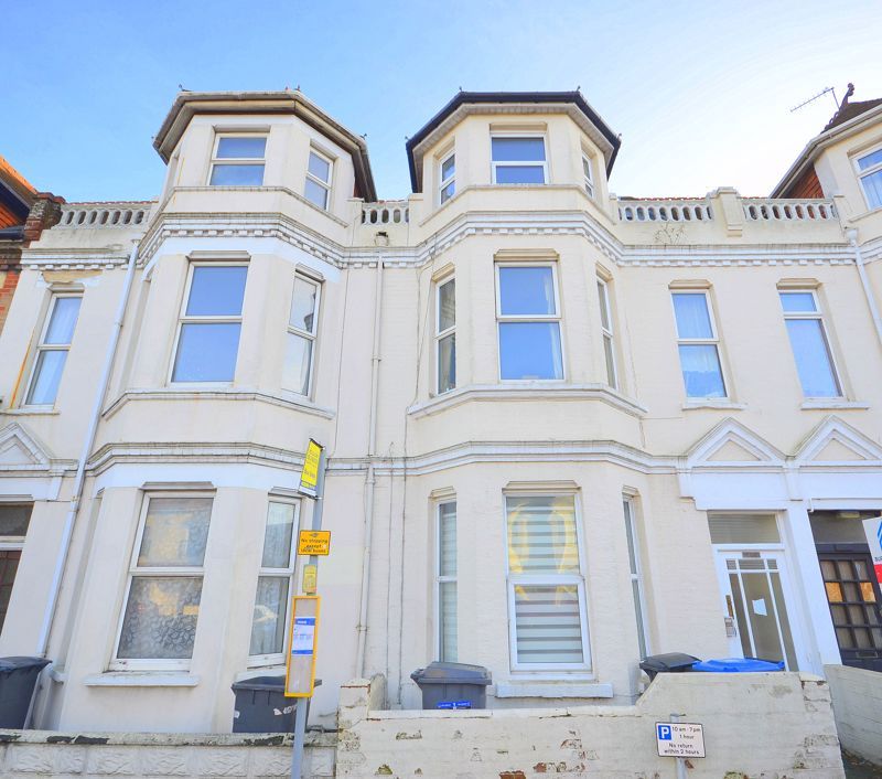 2 bed flat for sale in Holdenhurst Road, Bournemouth BH8, £145,000