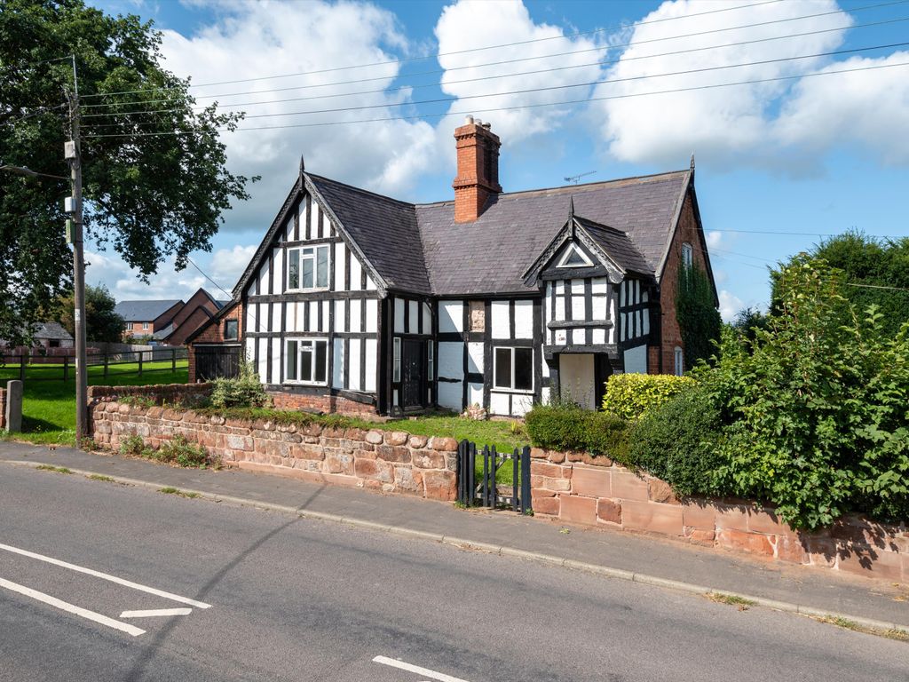 2 bed detached house for sale in Knockin, Oswestry, Shropshire SY10, £250,000
