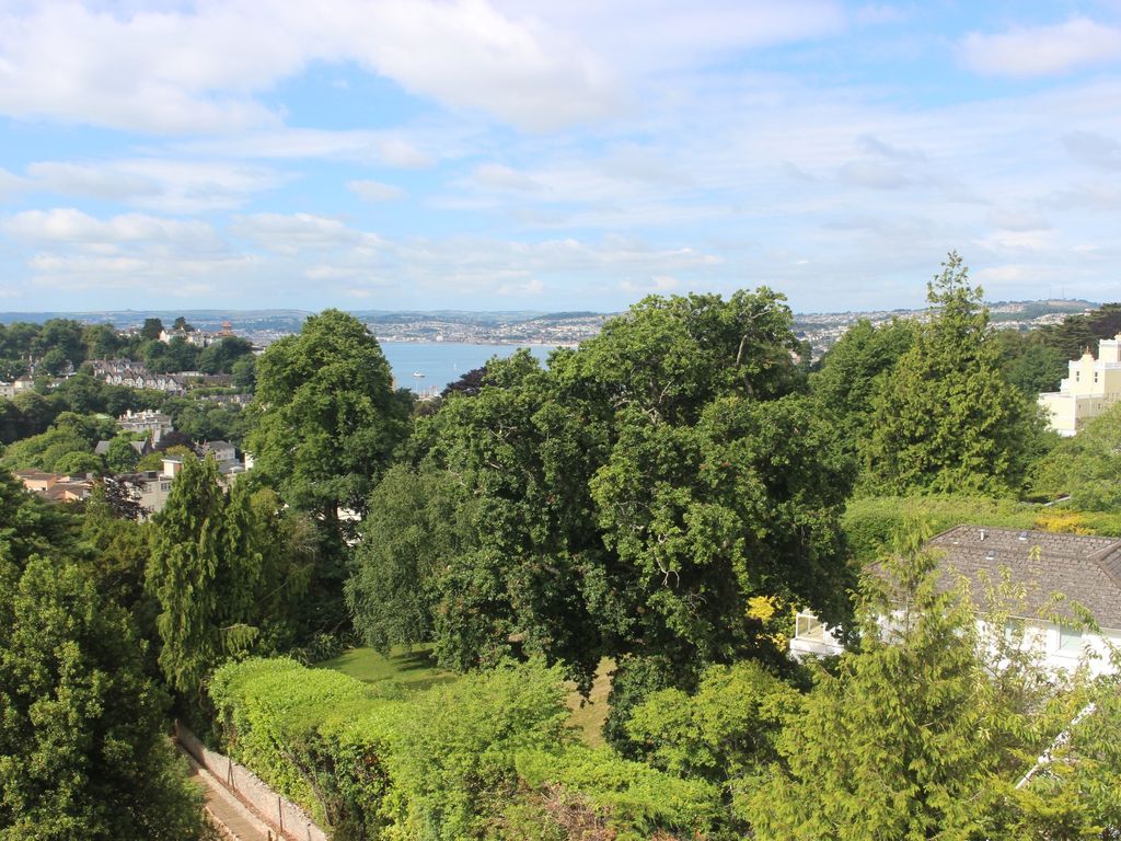 2 bed flat for sale in Lower Warberry Road, Torquay TQ1, £240,000