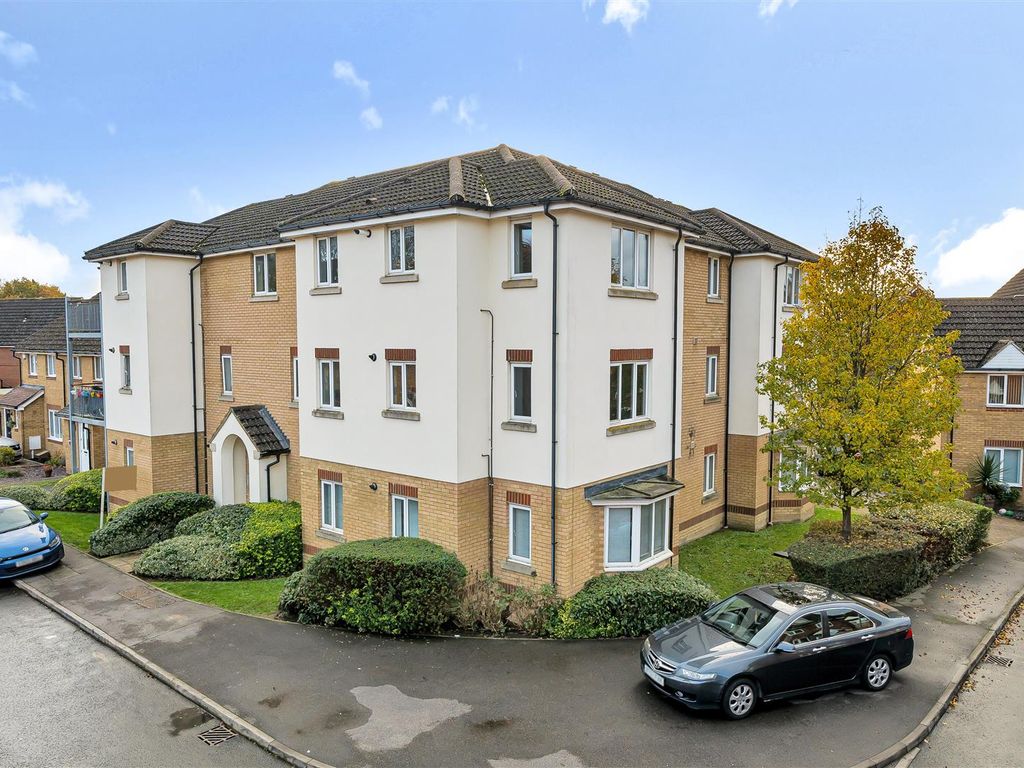 2 bed flat for sale in Furfield Chase, Boughton Monchelsea, Maidstone ME17, £210,000