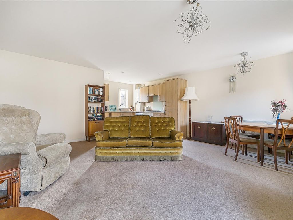 2 bed flat for sale in Furfield Chase, Boughton Monchelsea, Maidstone ME17, £210,000