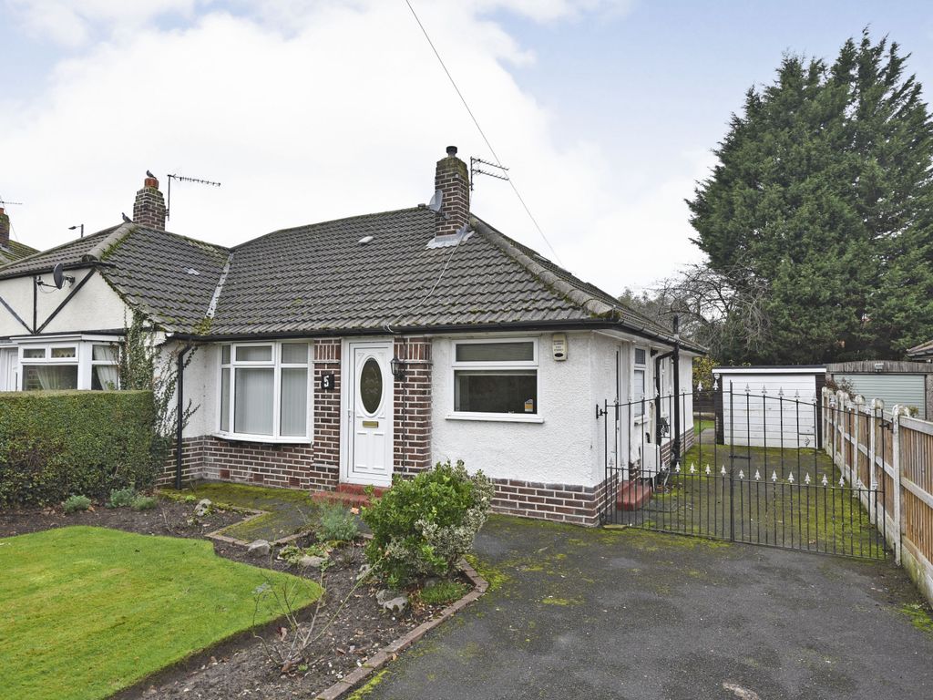 2 bed bungalow for sale in Cleeve Road, Manchester M23, £215,000