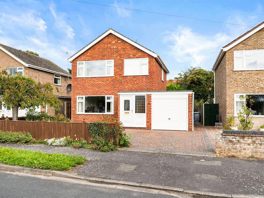 3 bed detached house for sale in Ivy Crescent, Boston PE21, £190,000