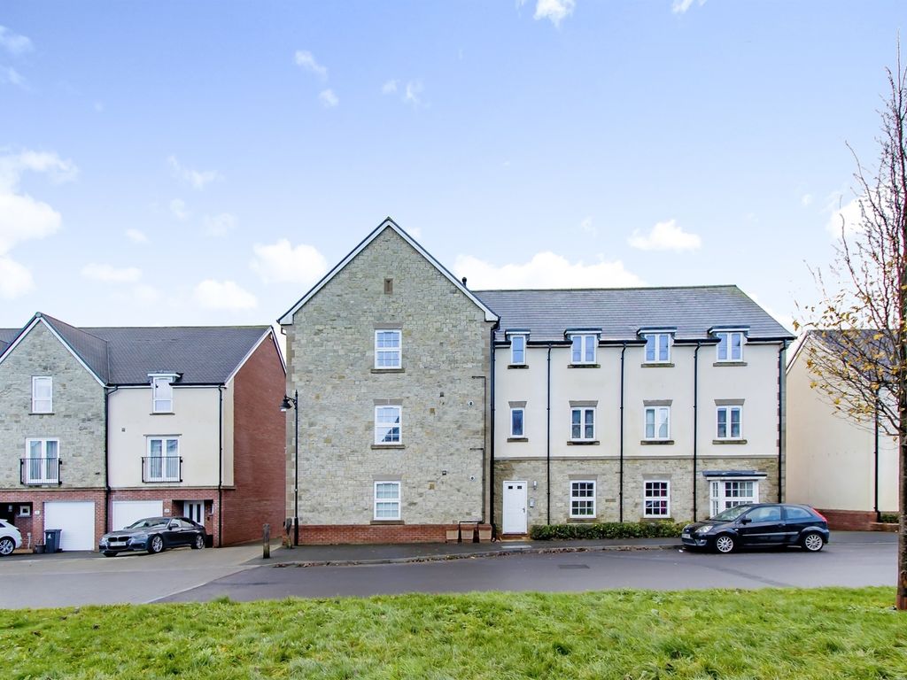 2 bed flat for sale in Mampitts Lane, Shaftesbury SP7, £155,000