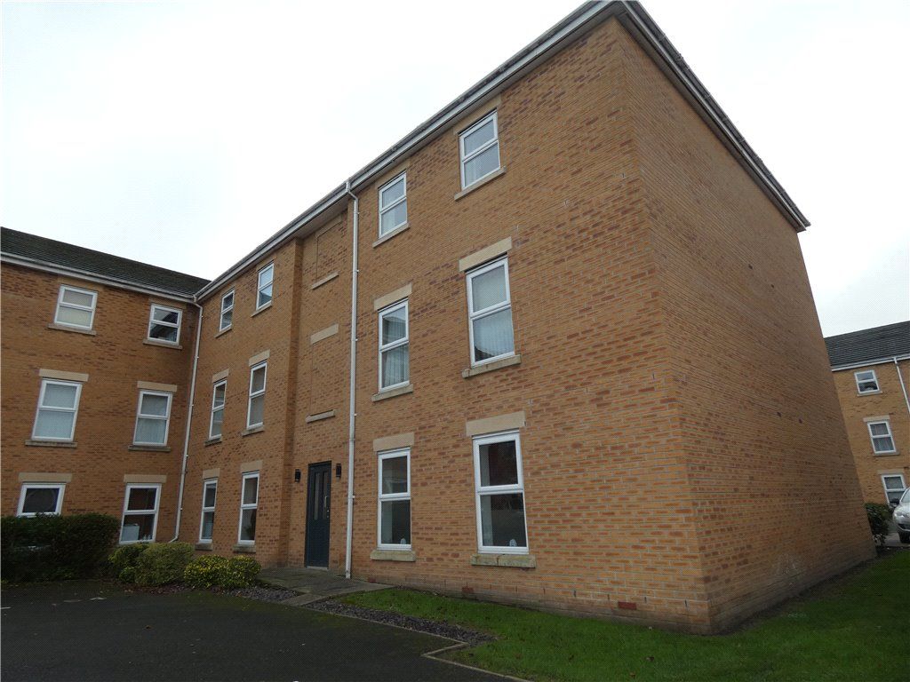 2 bed flat for sale in Ivatt Drive, Crewe, Cheshire CW2, £69,950