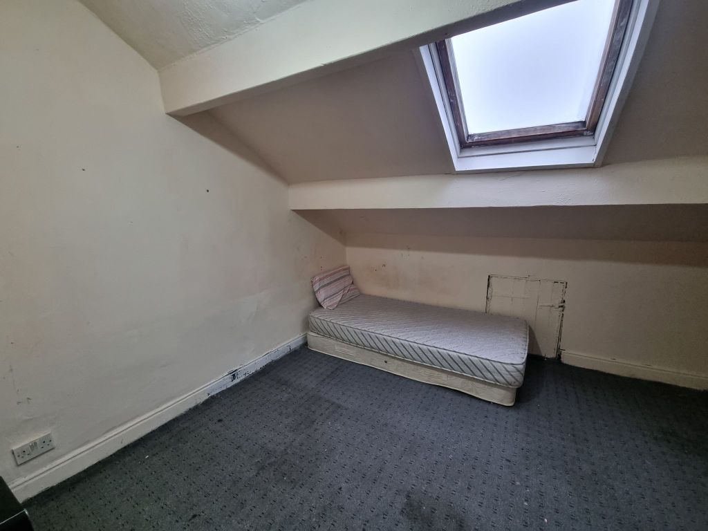 3 bed terraced house for sale in Kensington Street, Bradford BD8, £85,000