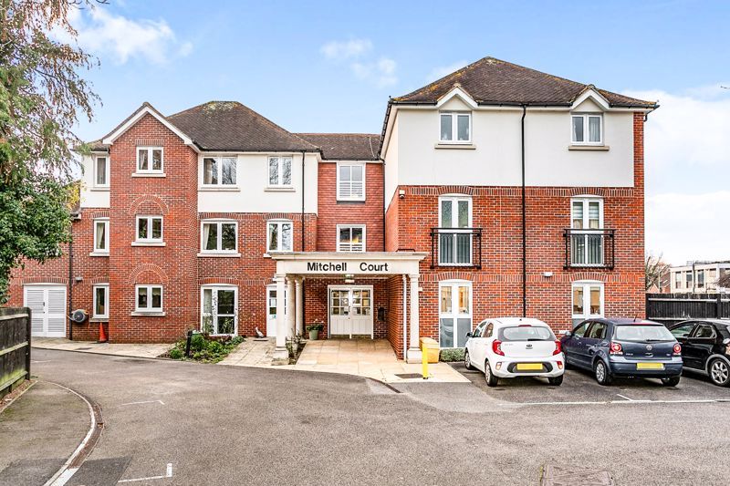 1 bed flat for sale in Mitchell Court, Horley RH6, £150,000