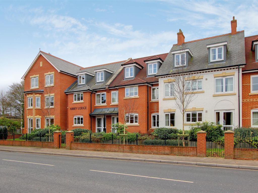 1 bed flat for sale in Bridge Road, Romsey Town Centre, Hampshire SO51, £159,950