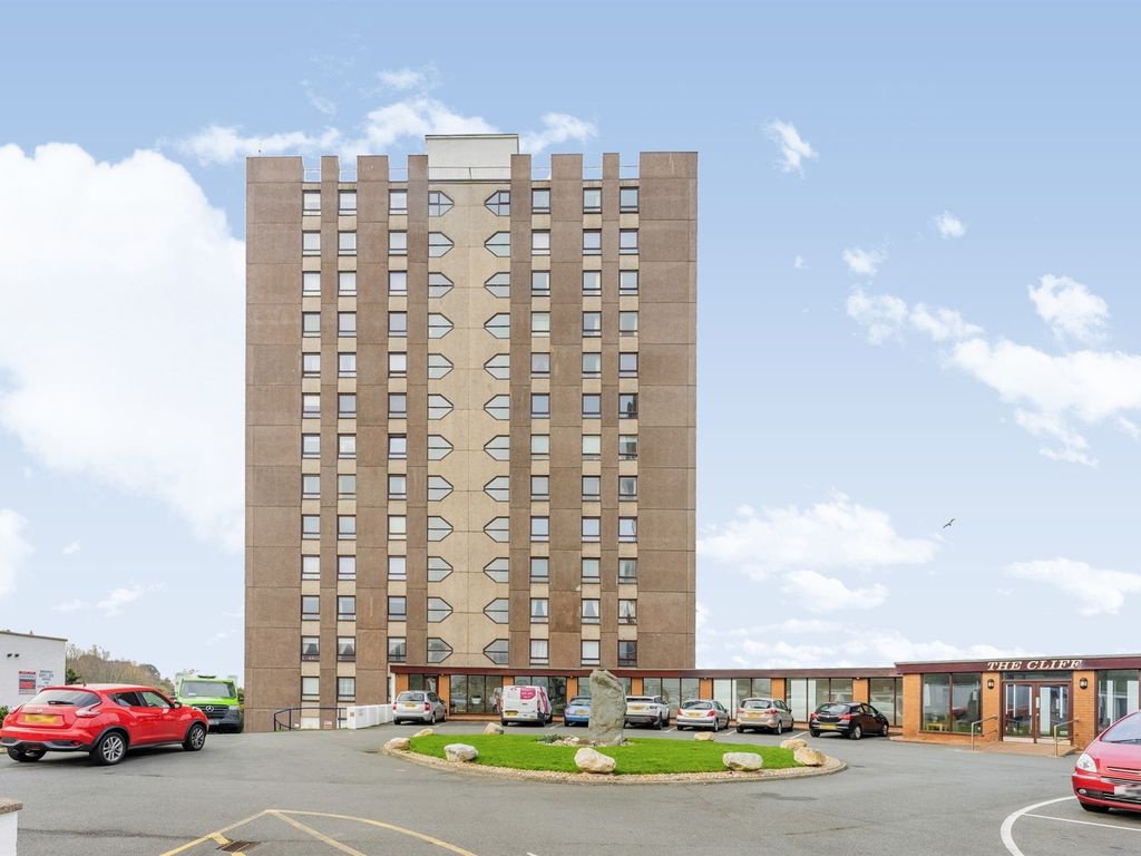 2 bed flat for sale in The Cliff, Wallasey CH45, £160,000