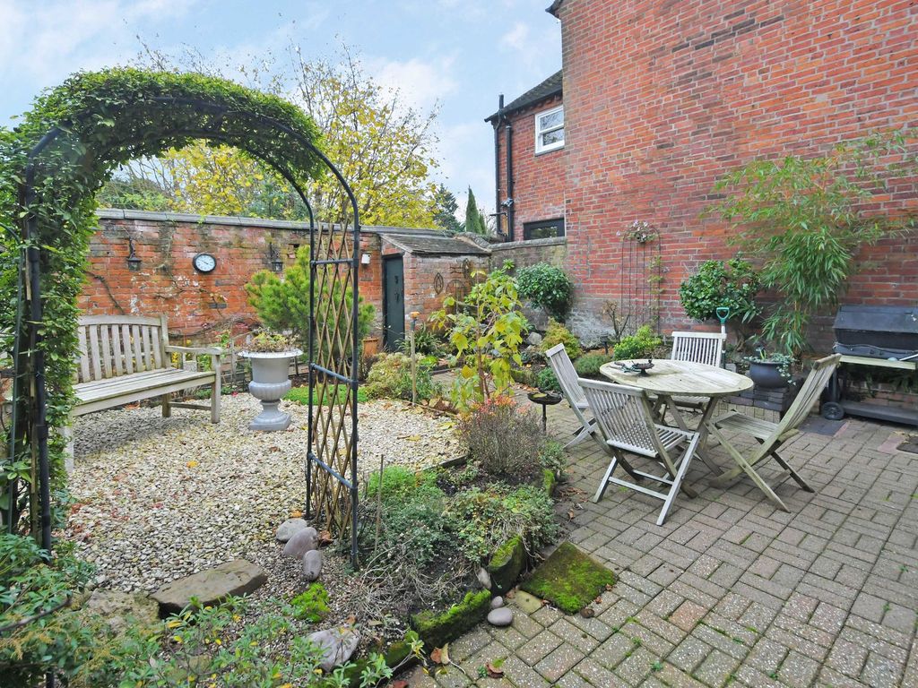 3 bed end terrace house for sale in Small Lane, Eccleshall ST21, £300,000