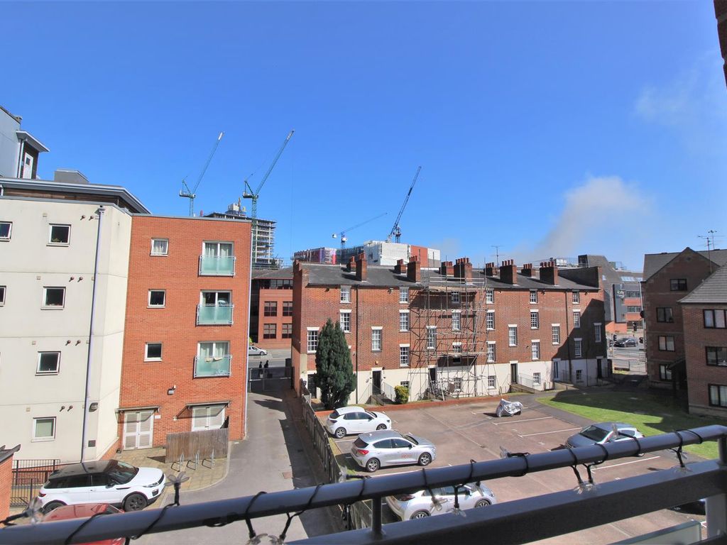 1 bed flat for sale in Caversham Road, Reading RG1, £190,000