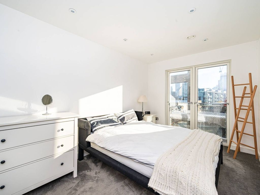 2 bed flat for sale in Wenlock Road, Islington, London N1, £187,500